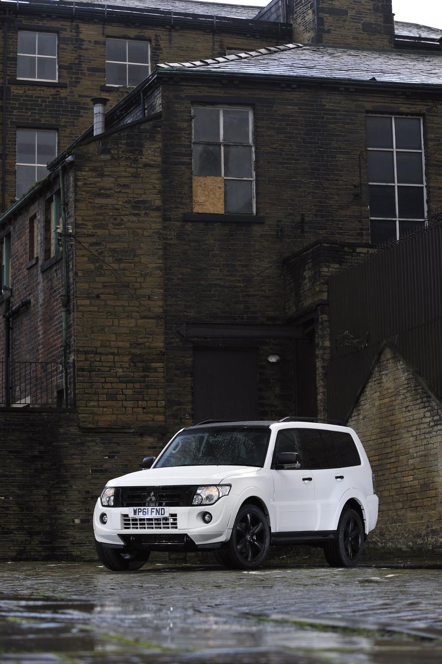  Mitsubishi Shogun Black 2012 года  (UK) (фото 48 из 85)